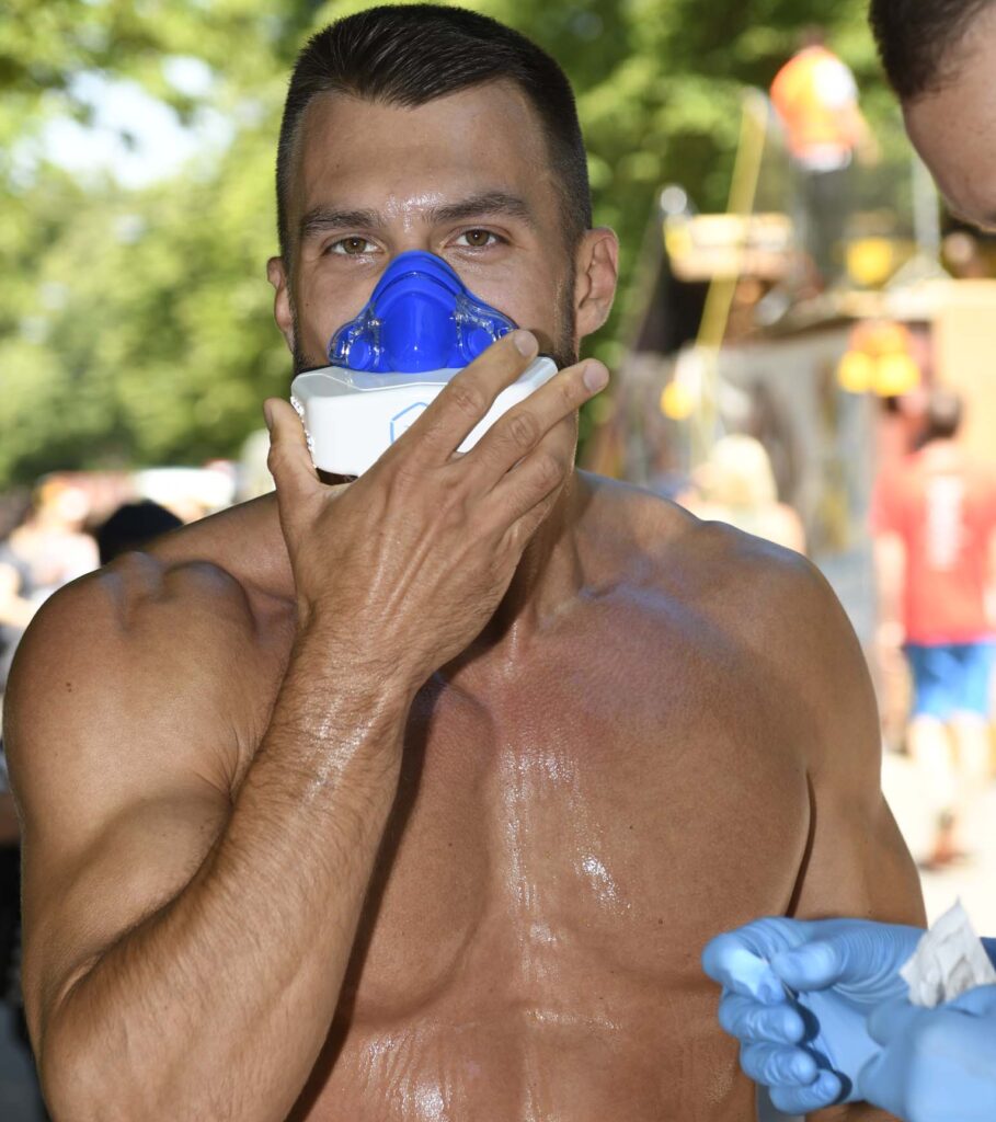 Hyrox Weltmeister im Leistungstest Massimo Köstl-Lenz bei einer mobilen Leistungsdiagnostik in Wien.